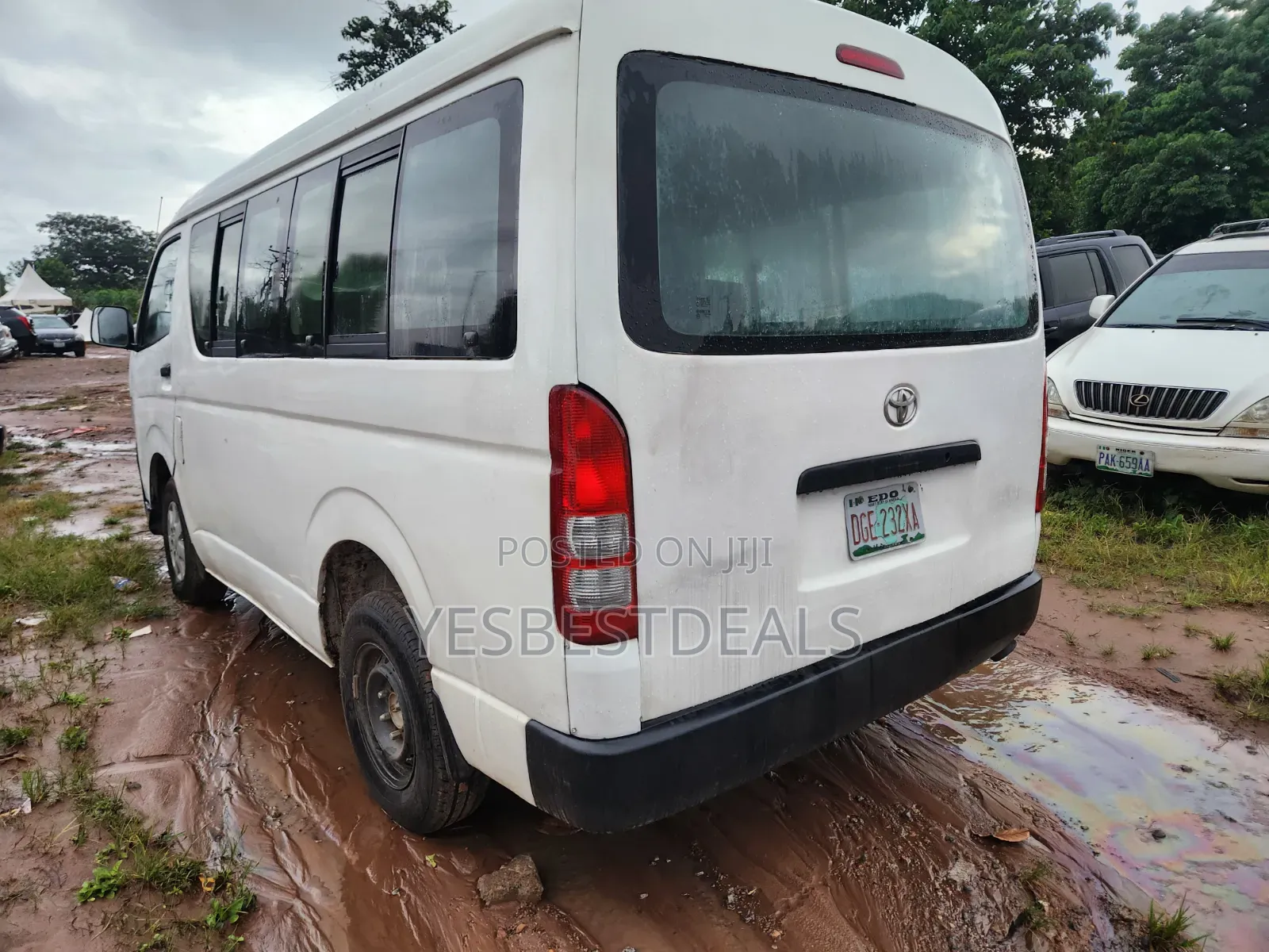 Toyota HiAce 2013 White