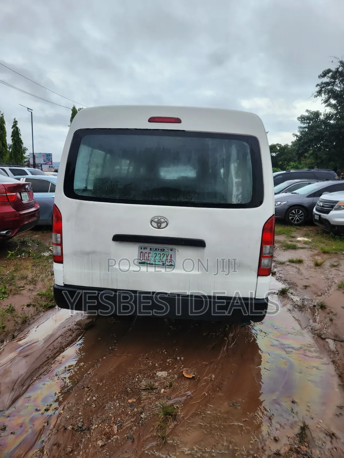 Toyota HiAce 2013 White
