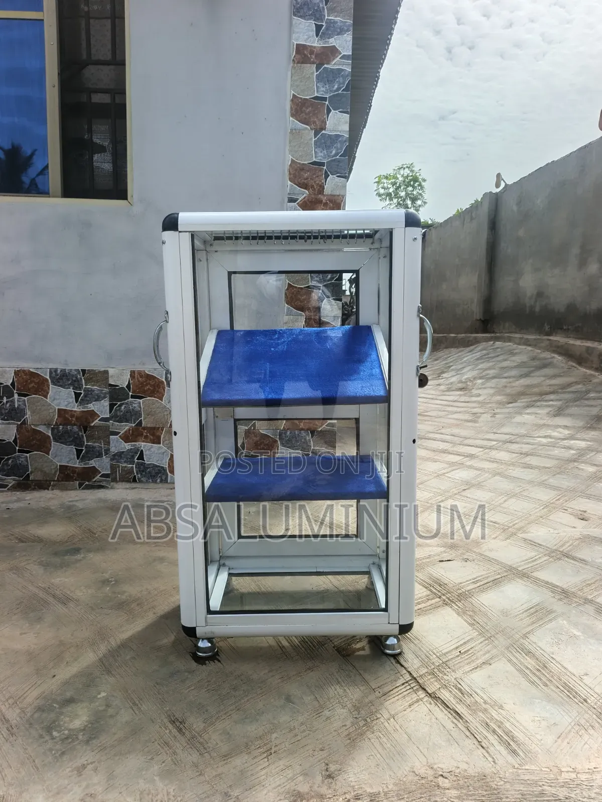 Aluminium Show Glass