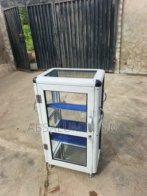 Aluminium Show Glass