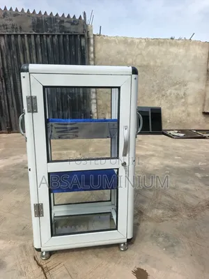 Aluminium Show Glass
