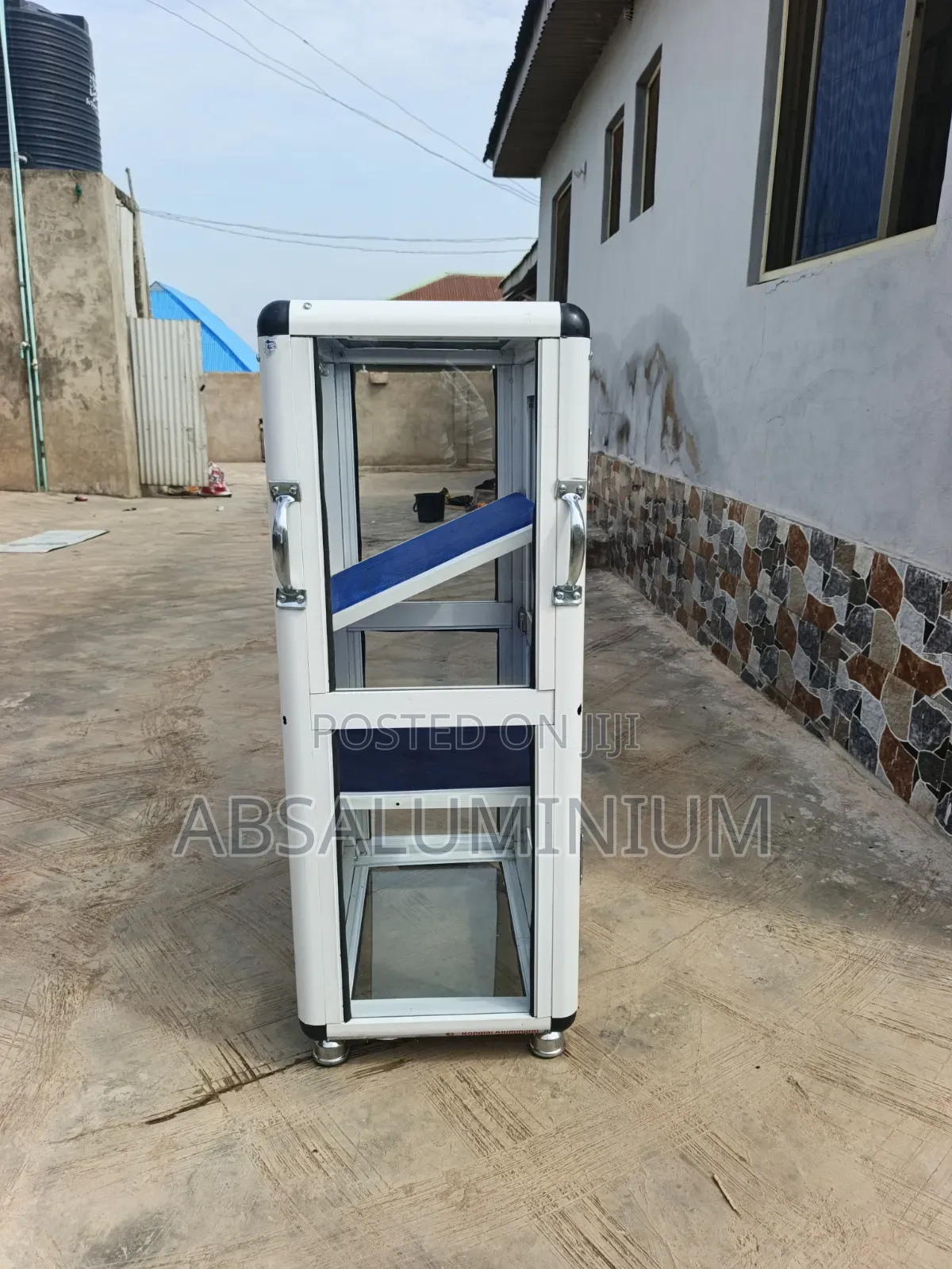 Aluminium Show Glass