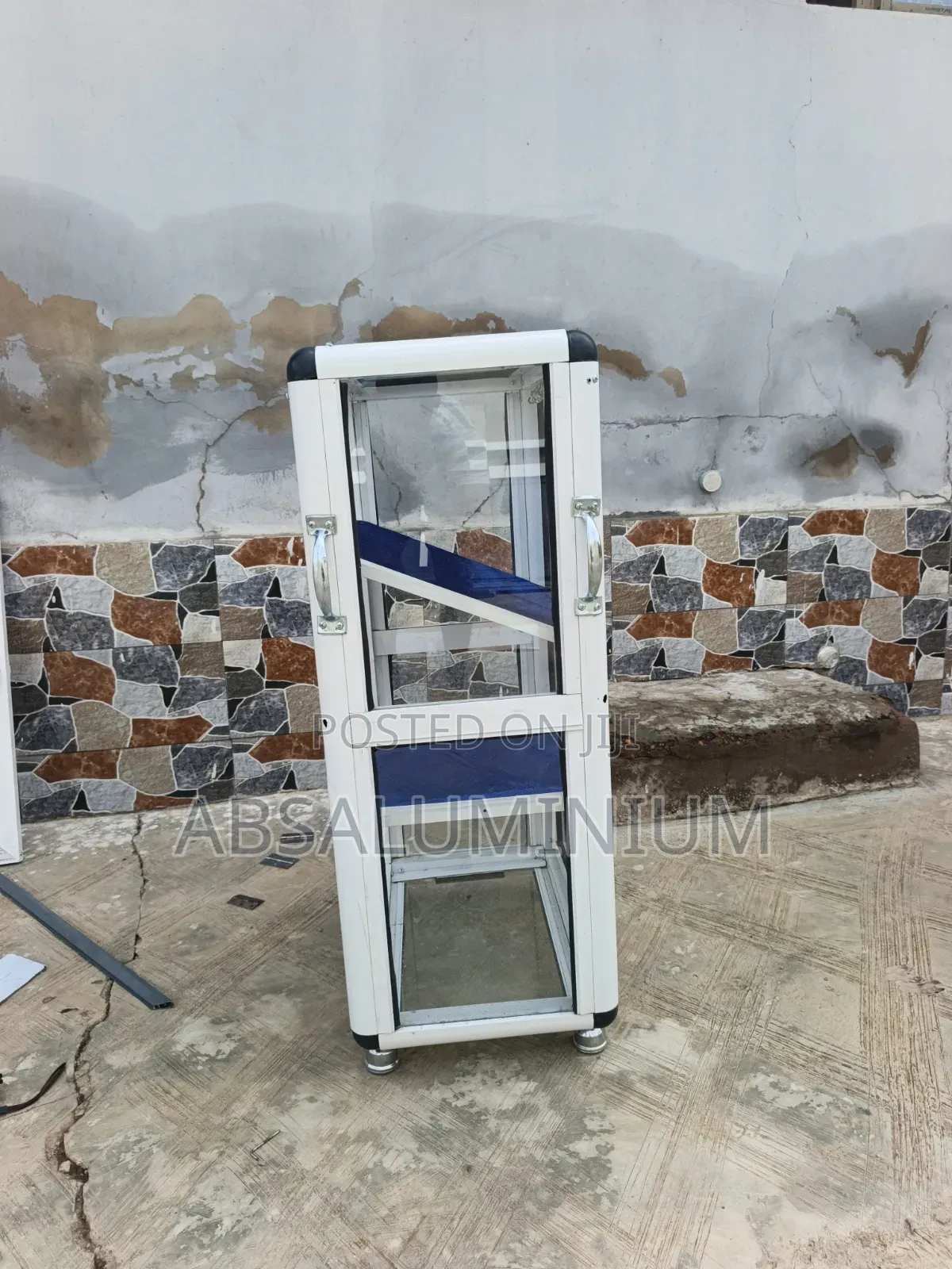Aluminium Show Glass
