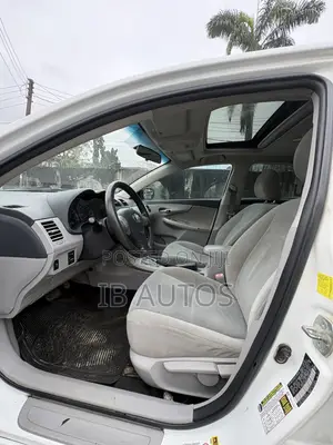 Toyota Corolla LE 4dr Sedan (1.8L 4cyl 4A) 2011 White