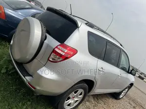Toyota RAV4 2010 Silver