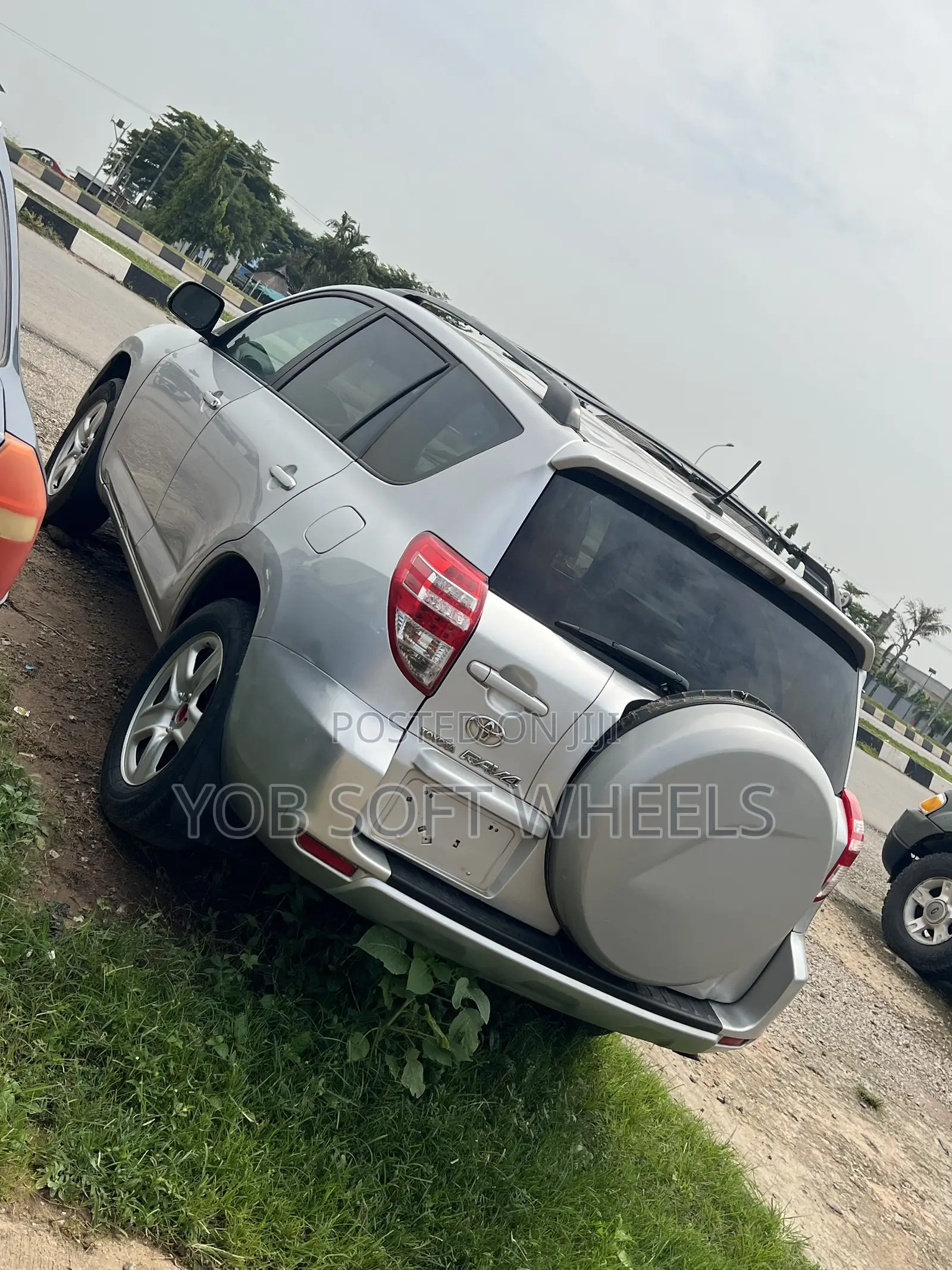 Toyota RAV4 2010 Silver