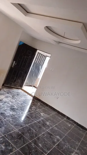 1bdrm Room & Parlour in Kiami for rent