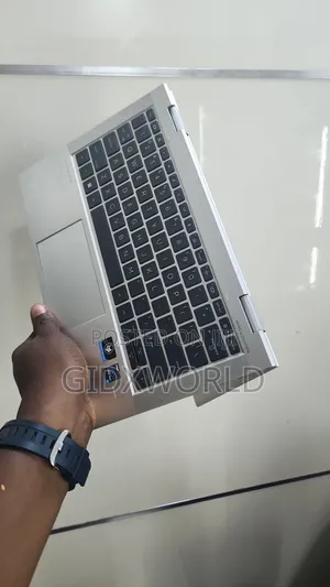 Laptop HP EliteBook 830 G8 16GB Intel Core i7 SSD 512GB
