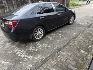 Toyota Camry XLE 4dr Sedan (2.5L 4cyl 6A) 2014 Green