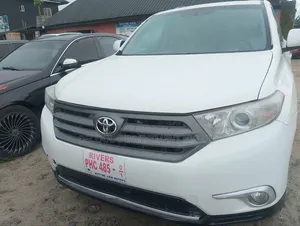 Toyota Highlander 3.5L 4WD 2013 White