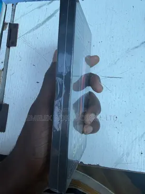 iPhone 15 Pro Max Screen Available