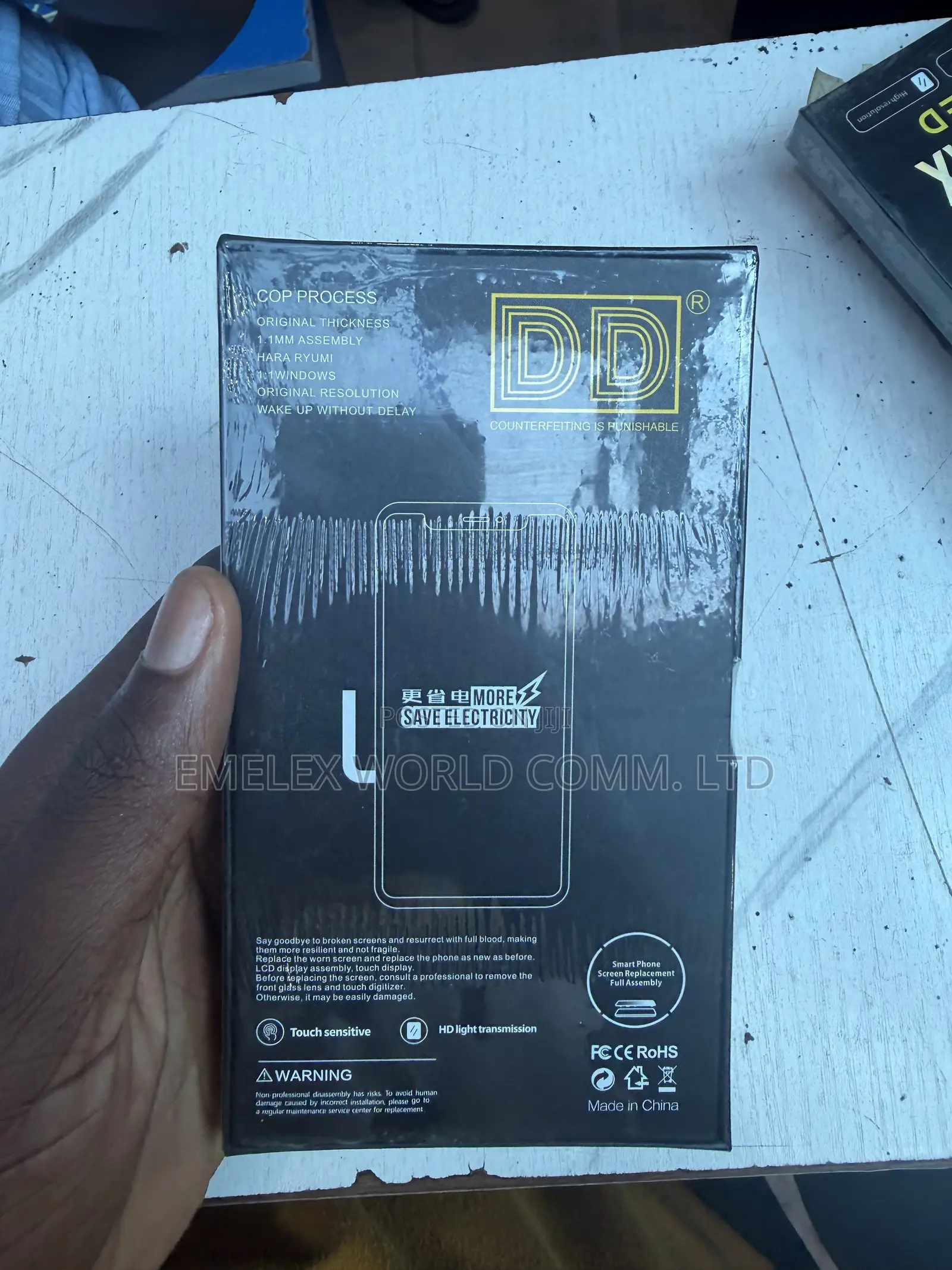 iPhone 15 Pro Max Screen Available