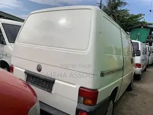 Volkswagen Transporter 2004 White