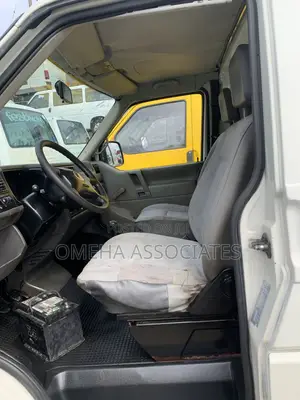 Volkswagen Transporter 2004 White