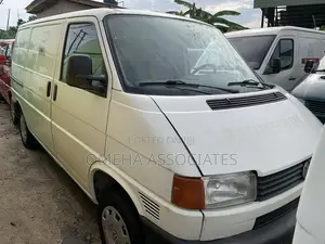 Volkswagen Transporter 2004 White