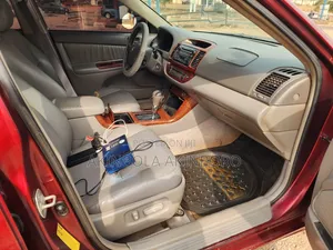 Toyota Camry XLE V6 4dr Sedan (3.0L 6cyl 5A) 2005 Burgundy