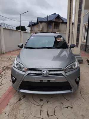 Toyota Yaris L Hatchback 5dr 2015 Green