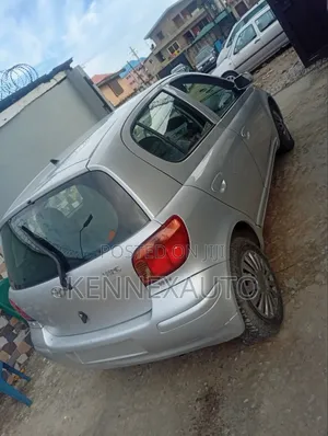 Toyota Yaris 1.0 2005 Silver