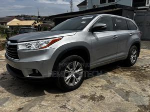 Toyota Highlander LE Plus 4dr SUV AWD (3.5L 6cyl 6A) 2014 Silver