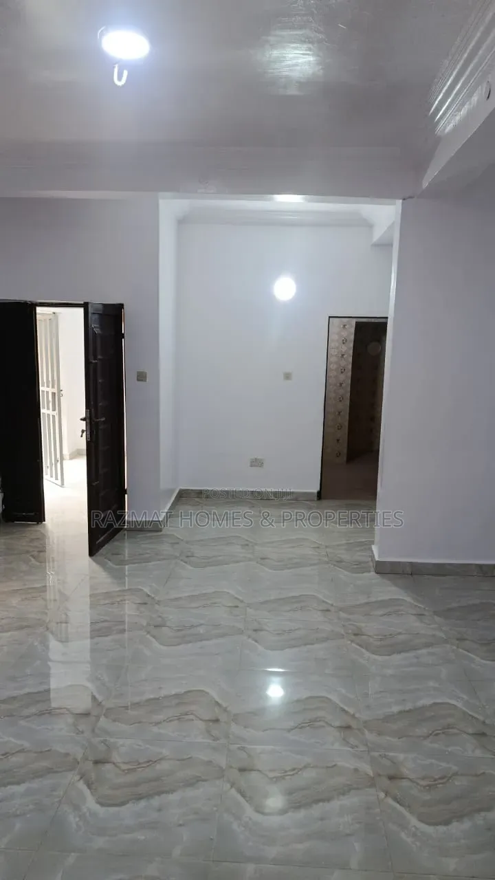 Mini Flat in Bode Thomas for rent