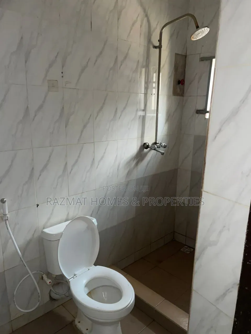 Mini Flat in Bode Thomas for rent