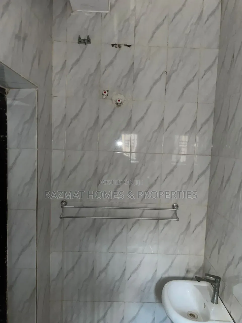 Mini Flat in Bode Thomas for rent