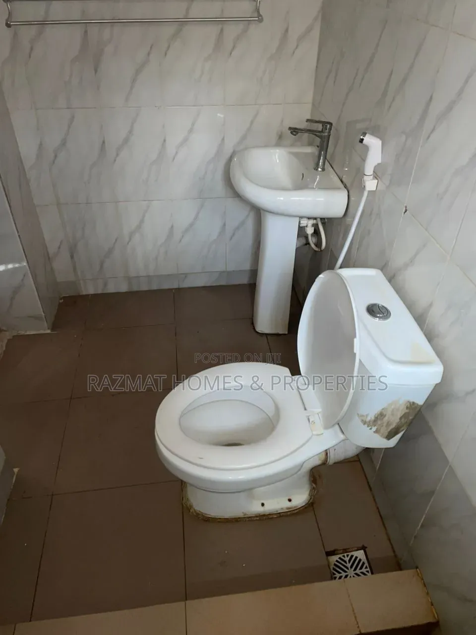 Mini Flat in Bode Thomas for rent