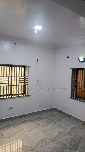 Mini Flat in Bode Thomas for rent