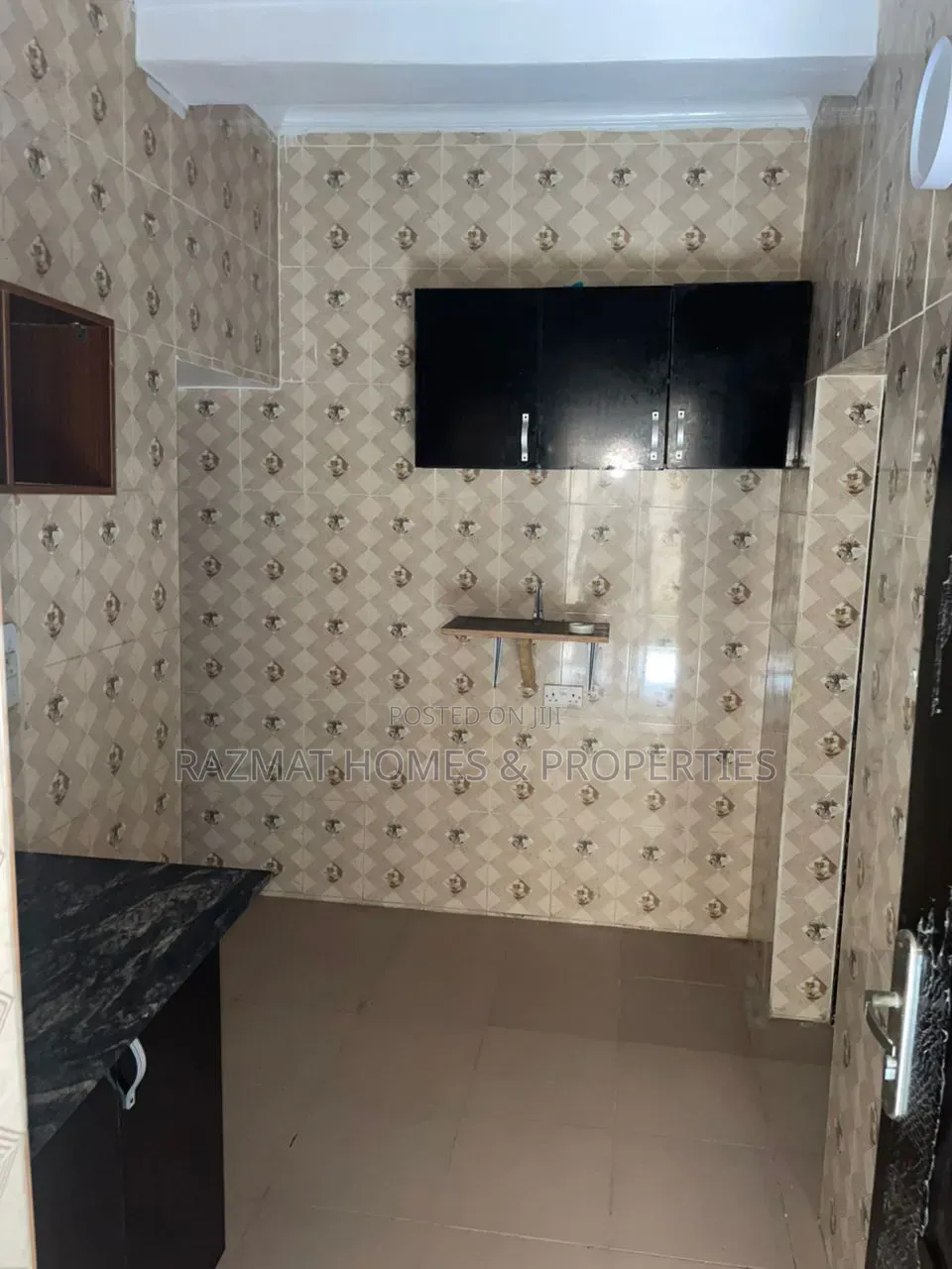 Mini Flat in Bode Thomas for rent