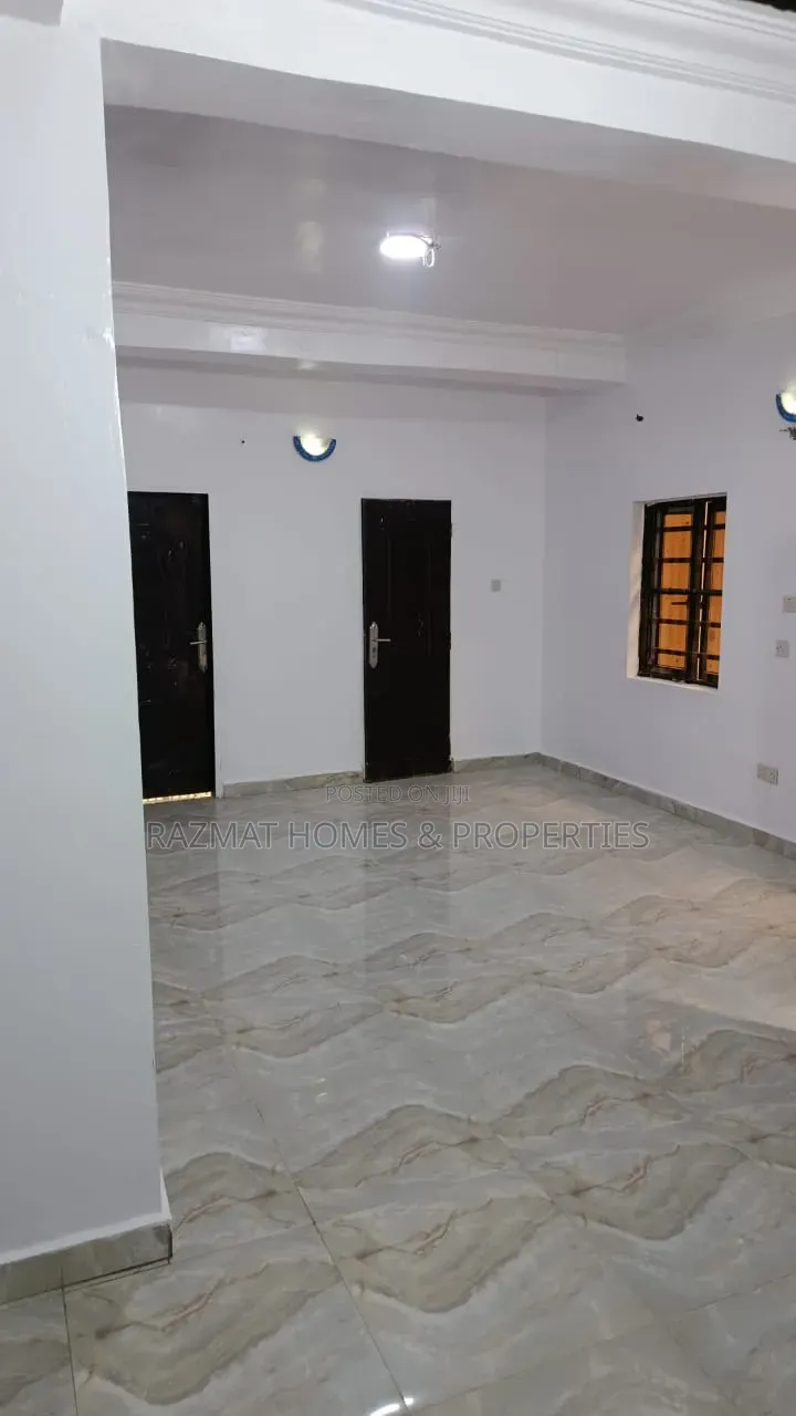 Mini Flat in Bode Thomas for rent