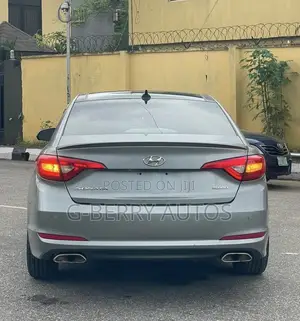 Hyundai Sonata SE 4dr Sedan (2.4L 4cyl 6A) 2015 Silver