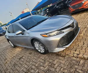 Toyota Camry 2019 Silver