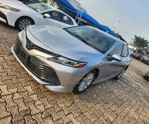 Toyota Camry 2019 Silver