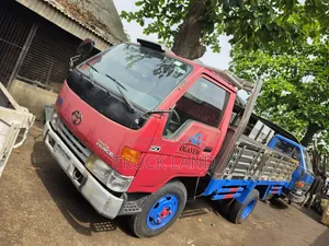 Toyota Dyna 150 Company Used 2RZ Engine