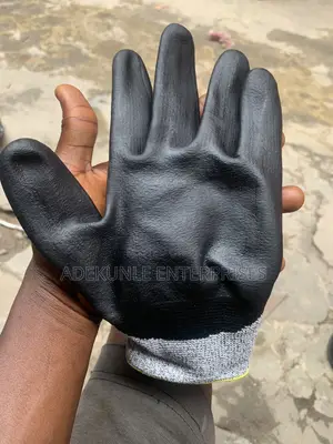 Quoted and Glove