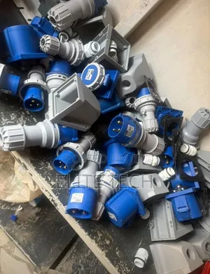 32amps Industrial Plugs – Heavy Duty & Reliable