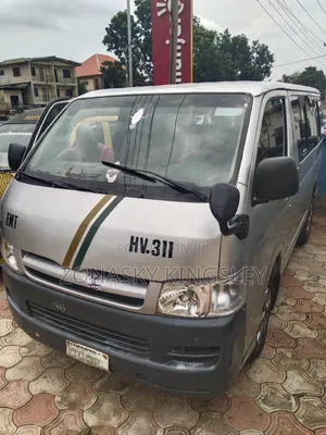 Toyota HiAce 2010 Silver