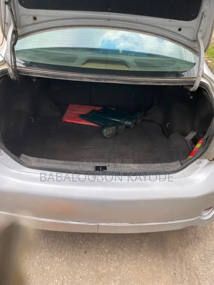 Toyota Corolla 2009 Silver