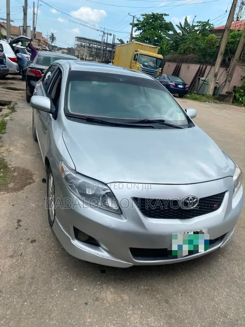 Toyota Corolla 2009 Silver