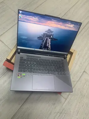 Laptop Asus ROG Zephyrus G16 16GB AMD Ryzen 9 SSD 1T