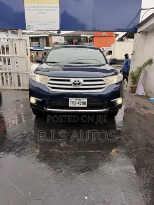 Toyota Camry SE V6 4dr Sedan (3.5L 6cyl 6A) 2013 Blue