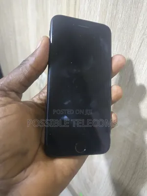 Apple iPhone SE (2020) 64 GB Black