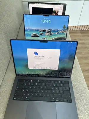 Laptop Apple MacBook Pro 2025 M5 16GB Apple M5 SSD 512GB