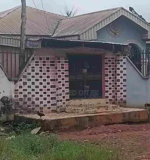 Shop for Rent Near Uniben Main Gate