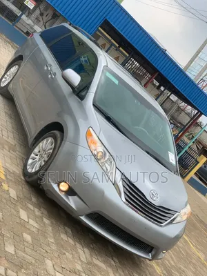 Toyota Sienna XLE 7 Passenger Mobility 2011 Blue