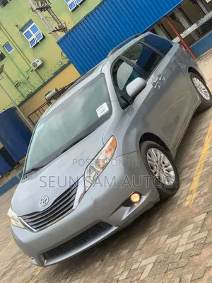Toyota Sienna XLE 7 Passenger Mobility 2011 Blue