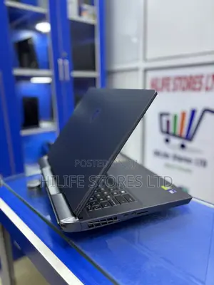 Laptop MSI Vector 17 HX AI A2XWJG 32GB Intel Core Ultra 9 SSD 2T