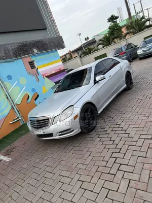Mercedes-Benz E350 Base 4Matic Sedan AWD (3.5L 6cyl 7A) 2011 Silver