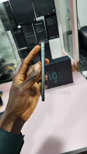 Samsung Galaxy S10e 128 GB Green