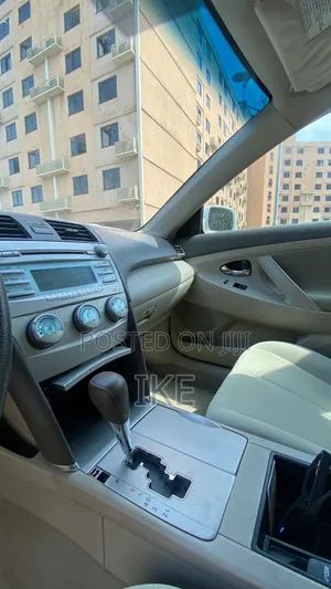 Toyota Camry LE 4dr Sedan (2.4L 4cyl 5A) 2009 White